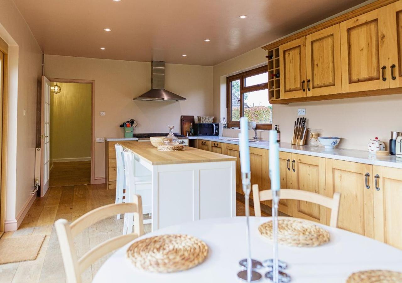 Charming 3Bd Cotswolds Family Retreat Bourton-on-the-Water Exterior foto